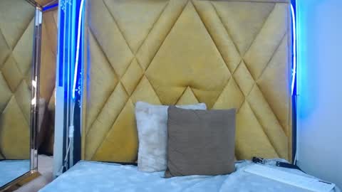 Paola Lyon online show from February 2025 10:34:02 PM