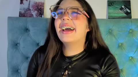 Paola Lyon online show from September 2025 07:03:01 PM