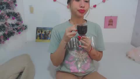 Paola online show from December 2024 12:02:01 PM