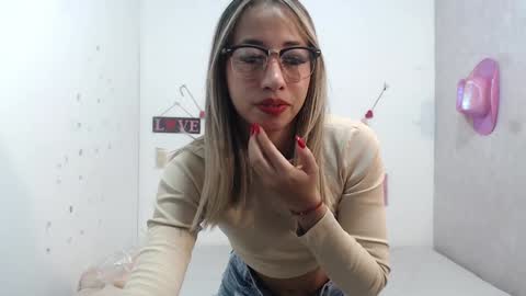 Paola online show from January 2025 02:53:02 PM