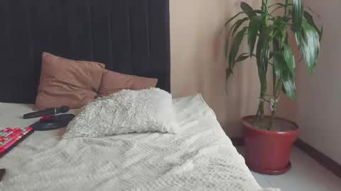 Paola Turner online show from March 2025 06:16:01 PM