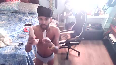 Snapshot of papian0 chatting on October 2025 08:18:01 PM papian0 online show from October 2025 08:18:01 PM