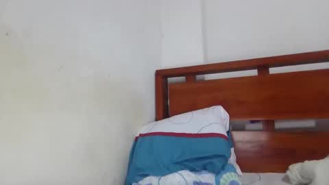 nicolas online show from October 2025 09:35:01 PM