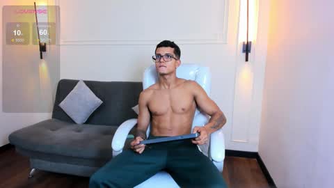 Snapshot of paradise_boy_s chatting on November 2025 09:14:01 PM Ryan And Casper online show from November 2025 09:14:01 PM