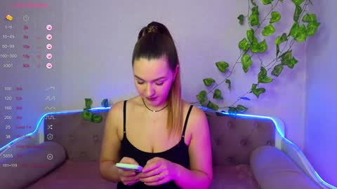 Snapshot of paradisepleasure_ chatting on December 2024 03:48:02 AM Allie Alex Thumbs up if you like us online show from December 2024 03:48:02 AM