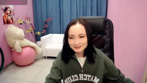Louise online show from February 2025 01:33:02 PM