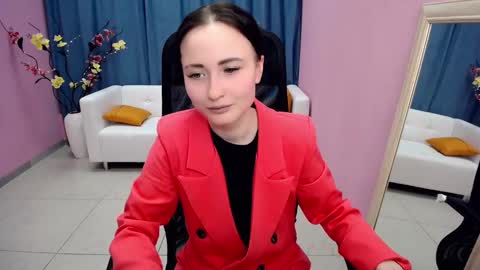 Louise online show from February 2025 01:24:01 PM