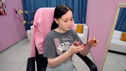 Louise online show from March 2025 07:08:02 AM