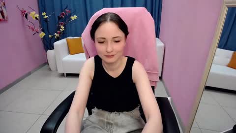 Louise online show from March 2025 07:05:02 AM