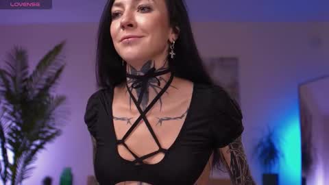 Alise  Melissa online show from September 2025 04:41:02 PM