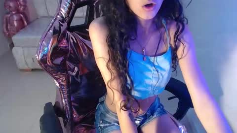 Snapshot of paris_1sub chatting on December 2024 11:35:02 PM Paris 1sub online show from December 2024 11:35:02 PM