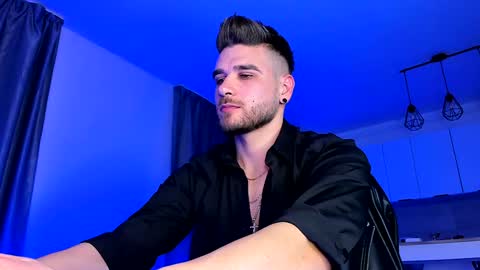 Paris online show from December 2024 07:42:02 PM