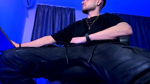 Paris online show from January 2025 10:23:01 PM