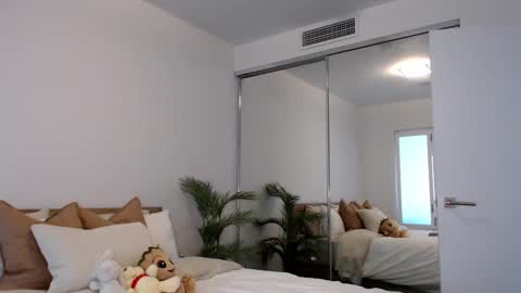 ParisBabyxox online show from January 2025 10:27:02 PM