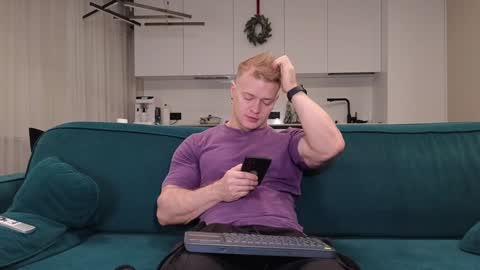 Snapshot of pashka_x chatting on December 2024 08:28:02 AM Pashka online show from December 2024 08:28:02 AM