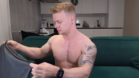 Snapshot of pashka_x chatting on January 2025 09:37:02 AM Pashka online show from January 2025 09:37:02 AM