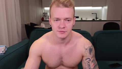 Snapshot of pashka_x chatting on January 2025 03:16:01 PM Pashka online show from January 2025 03:16:01 PM