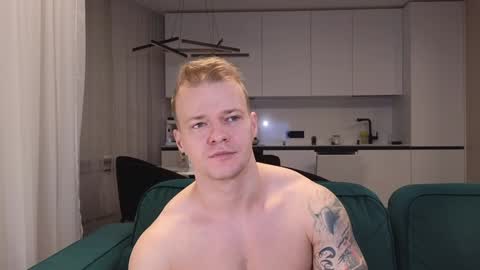 Snapshot of pashka_x chatting on February 2025 06:37:01 AM Pashka online show from February 2025 06:37:01 AM