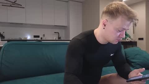 Snapshot of pashka_x chatting on March 2025 05:00:02 AM Pashka online show from March 2025 05:00:02 AM