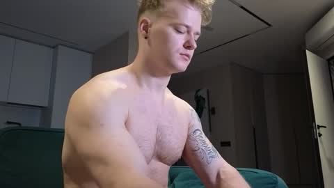 Snapshot of pashka_x chatting on September 2025 07:08:02 AM Pashka online show from September 2025 07:08:02 AM