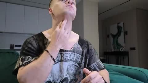 Snapshot of pashka_x chatting on September 2025 06:35:01 AM Pashka online show from September 2025 06:35:01 AM