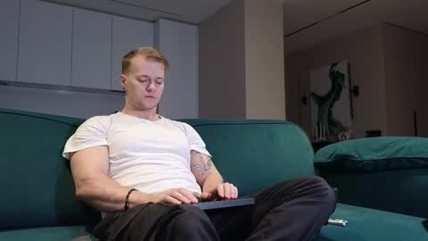 Snapshot of pashka_x chatting on September 2025 06:48:02 AM Pashka online show from September 2025 06:48:02 AM