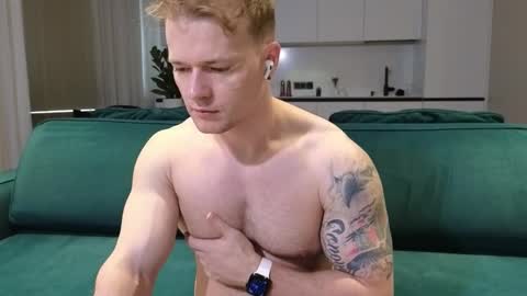 Snapshot of pashka_x chatting on October 2025 10:16:02 AM Pashka online show from October 2025 10:16:02 AM