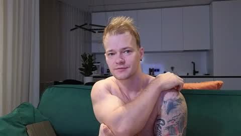 Snapshot of pashka_x chatting on November 2025 06:15:02 AM Pashka online show from November 2025 06:15:02 AM