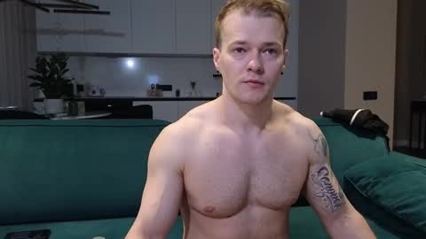 Snapshot of pashka_x chatting on November 2025 07:19:01 AM Pashka online show from November 2025 07:19:01 AM