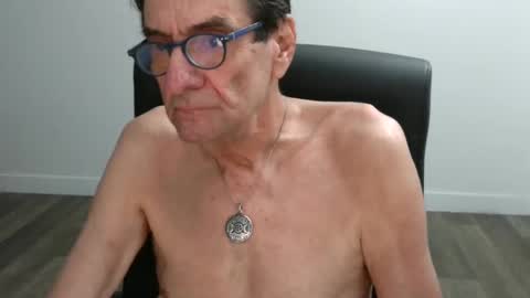 Snapshot of pastelito76 chatting on October 2025 01:31:01 PM Bob online show from October 2025 01:31:01 PM