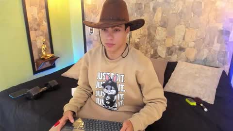 Patrick online show from September 2025 04:34:02 AM