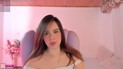 Snapshot of pau_cute chatting on December 2024 10:11:01 PM Sofa online show from December 2024 10:11:01 PM