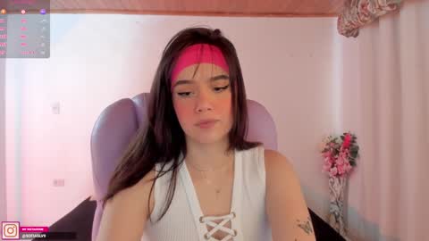Snapshot of pau_cute chatting on January 2025 05:38:01 PM Sofa online show from January 2025 05:38:01 PM