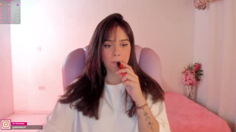 Snapshot of pau_cute chatting on January 2025 07:18:01 AM Sofa online show from January 2025 07:18:01 AM