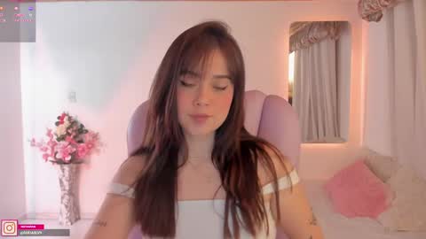 Snapshot of pau_cute chatting on February 2025 04:07:01 AM Sofa online show from February 2025 04:07:01 AM