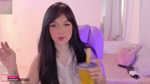 Snapshot of pau_cute chatting on October 2025 09:35:02 PM Sofa online show from October 2025 09:35:02 PM