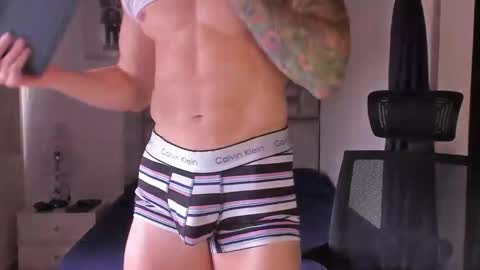 Snapshot of paul_roger chatting on September 2025 04:56:01 PM PAUL ROGER online show from September 2025 04:56:01 PM