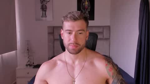 Snapshot of paul_roger chatting on October 2025 05:03:01 PM PAUL ROGER online show from October 2025 05:03:01 PM