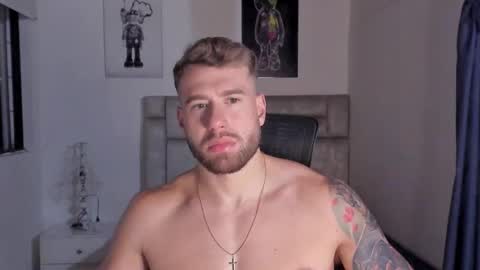 Snapshot of paul_roger chatting on October 2025 07:42:01 AM PAUL ROGER online show from October 2025 07:42:01 AM