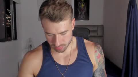 Snapshot of paul_roger chatting on November 2025 02:12:01 AM PAUL ROGER online show from November 2025 02:12:01 AM