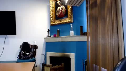 PAULA online show from January 2025 07:50:01 PM