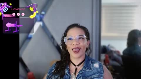 Snapshot of paula_daniela1 chatting on November 2025 08:43:01 PM Paula online show from November 2025 08:43:01 PM