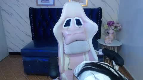 Live 800am 200pm COLOMBIAN HOUR online show from February 2025 04:28:01 PM