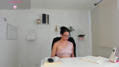 paulina online show from September 2025 05:45:02 PM