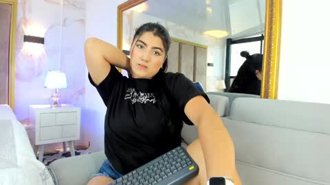 Snapshot of paulinaduarte_ chatting on December 2024 05:29:02 PM Paulina online show from December 2024 05:29:02 PM