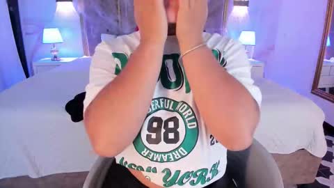 Snapshot of paulinaduarte_ chatting on November 2025 11:01:02 AM Paulina online show from November 2025 11:01:02 AM