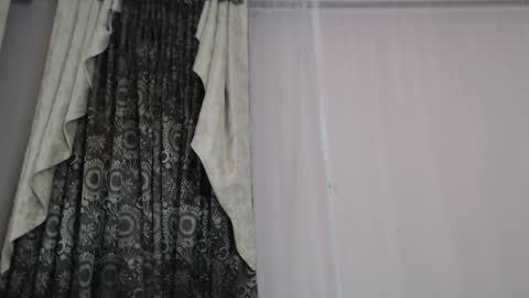 Paula online show from February 2025 12:03:02 PM