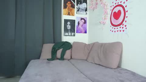 Snapshot of peacebenskin chatting on February 2025 11:42:02 AM Violetta online show from February 2025 11:42:02 AM