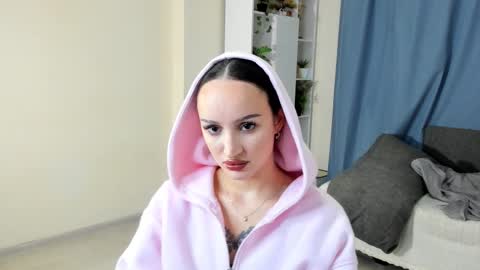 Snapshot of peacebenskin chatting on November 2025 08:02:02 AM Violetta online show from November 2025 08:02:02 AM