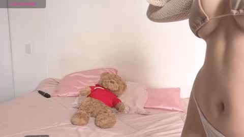 Ema online show from October 2025 03:25:01 PM